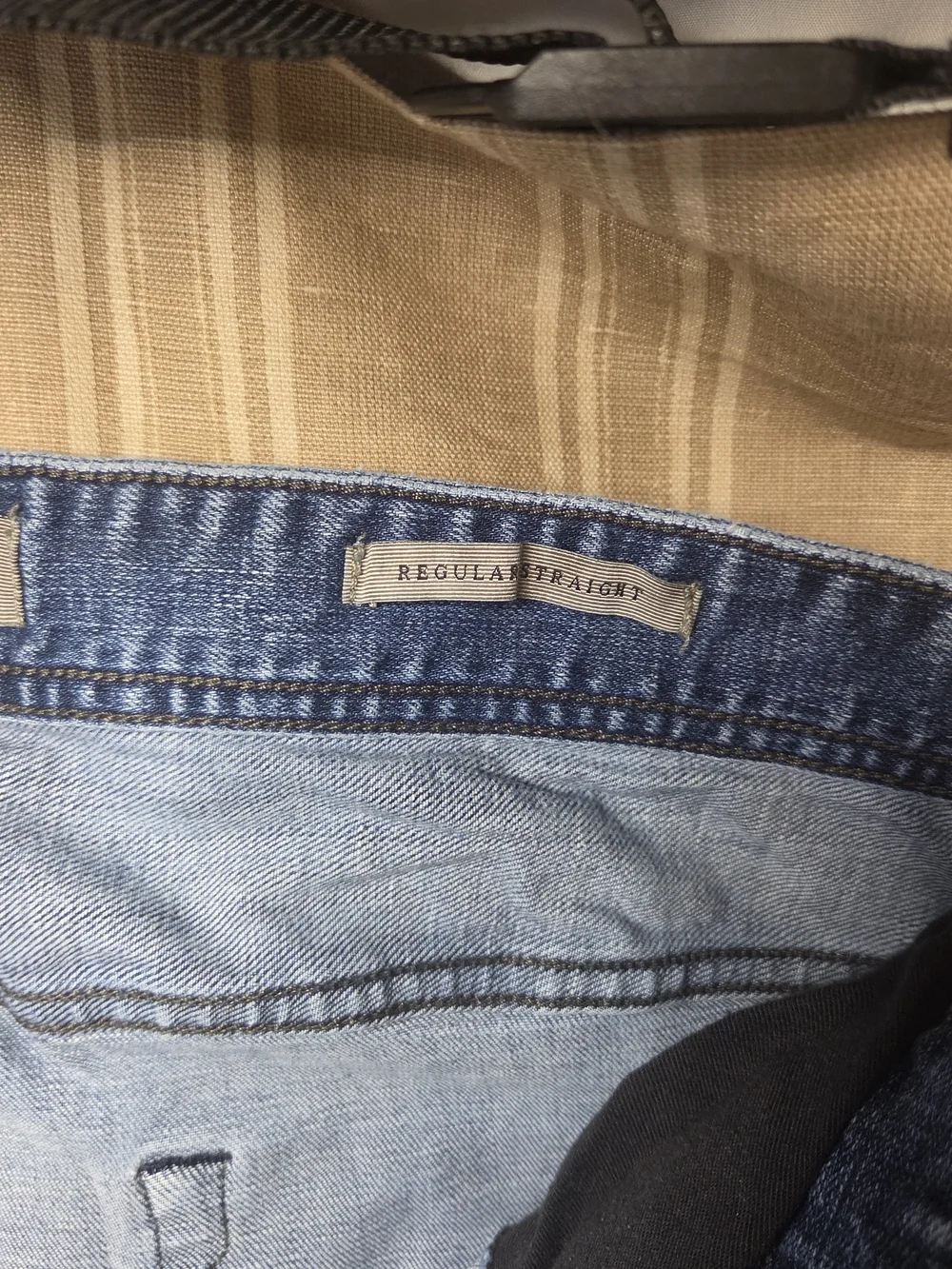 Guess Men's Straight Jeans in Mid Blue Wash